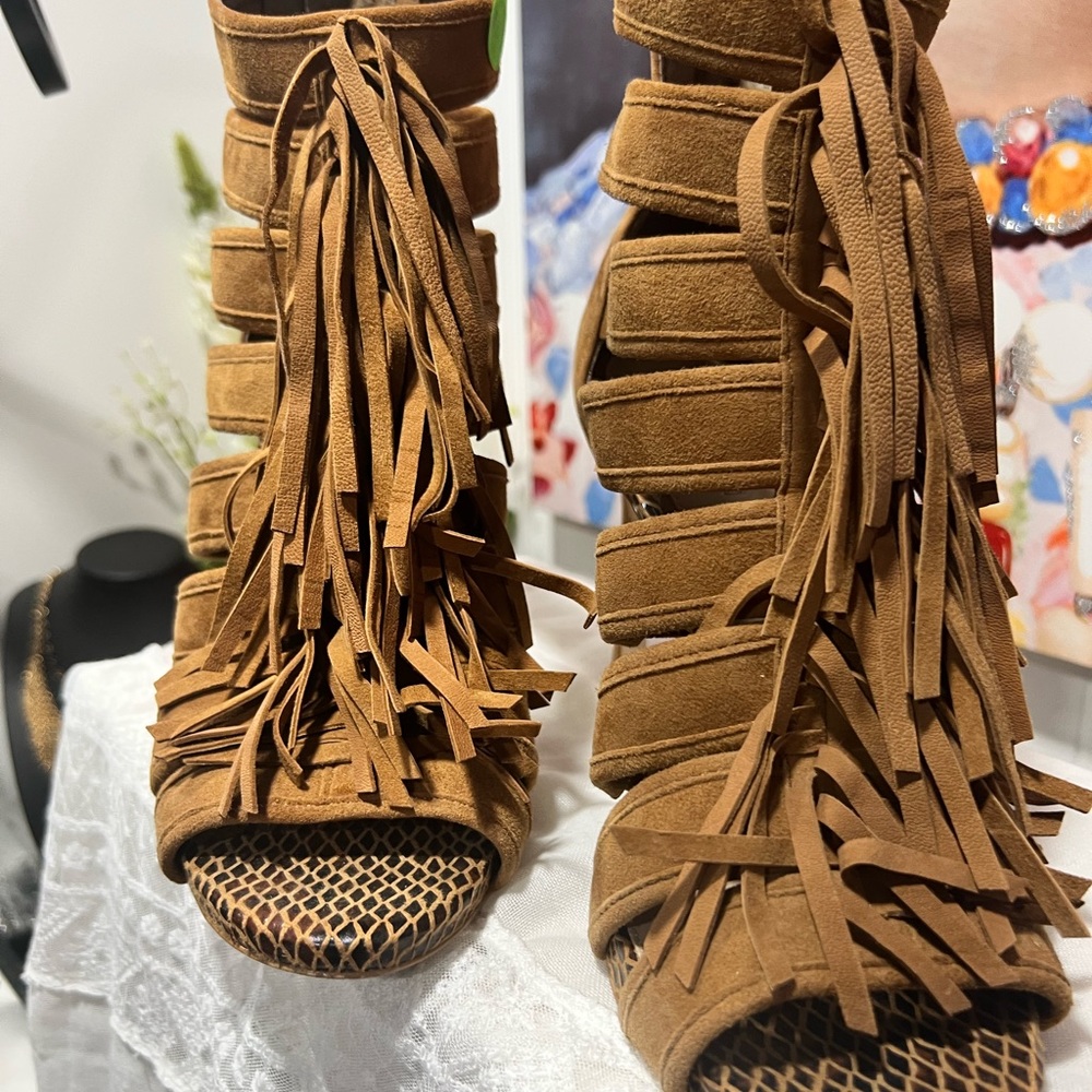 Stunning Gianni Binini Brown Heels .